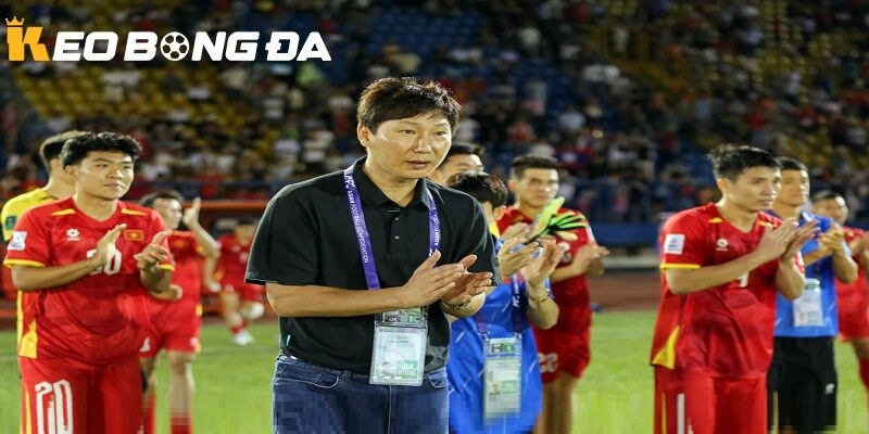 HLV Kim Sang-sik lên kế hoạch dùng 12 cầu thủ đặc biệt để hạ Malaysia tại keobongda
